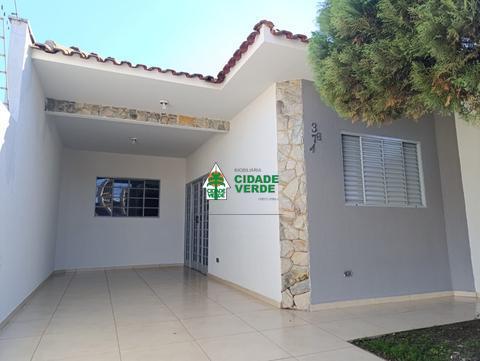Casa para alugar em Maringá, Jardim Tropical, com 3 quartos, com 70 m²